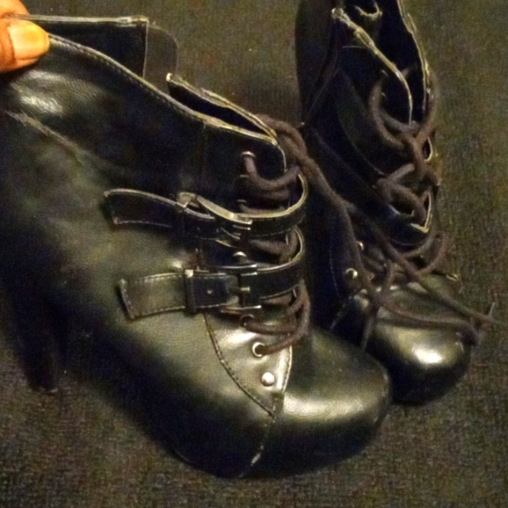 Ankle booties
